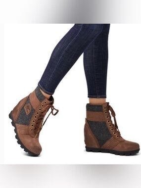 GUC Sorel Lexie Wedge iii boot Size 7 brown and gray